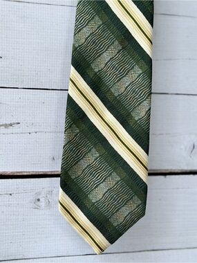 Vintage 70s Limited Edition Woven in Switzerland Green Wide Tie Retro Geometric